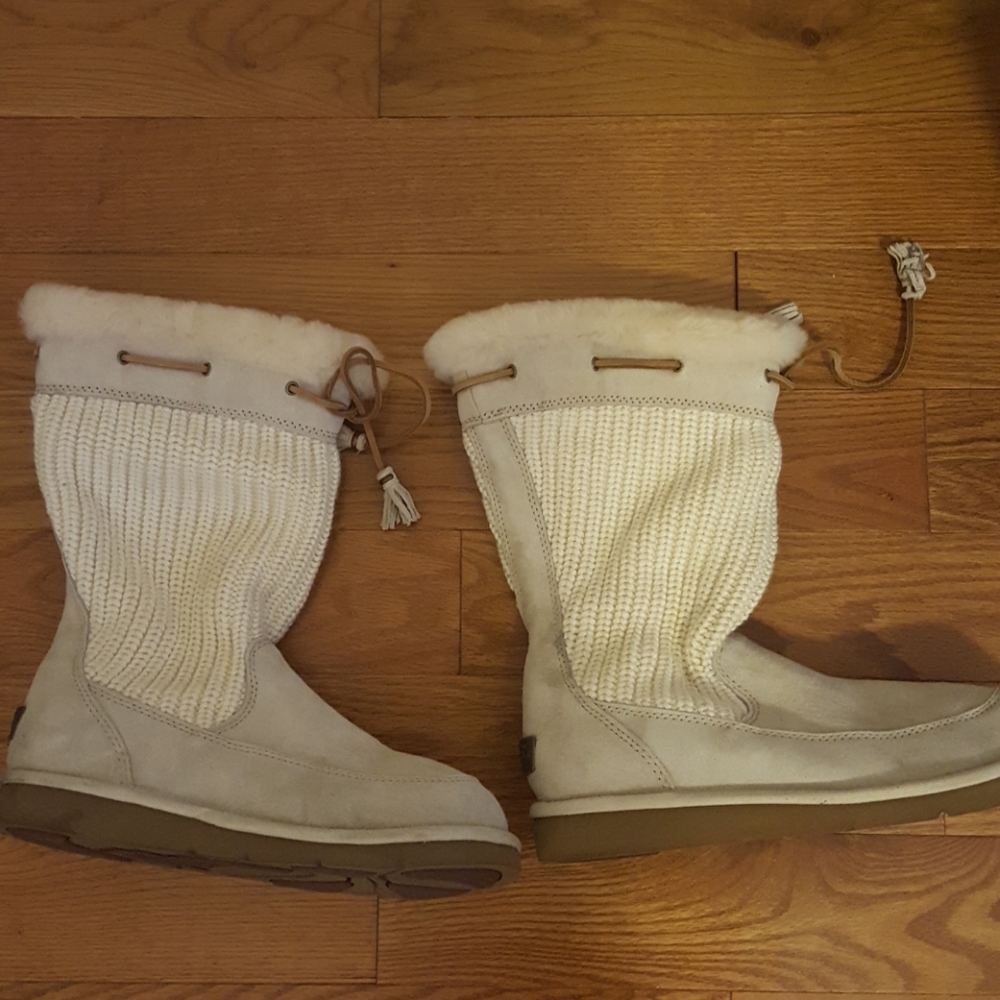 Ugh boots in off white